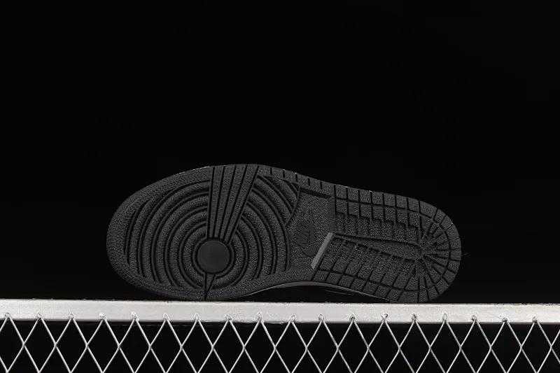 All categories Air Jordan Jordan series basketball shoes Air Jordan 1 Mid G version pure original Air Jordan 1 Mid AJ1 Joe 1 milk white coconut milk China basketball shoes BQ6472-121